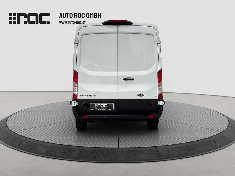 Gebraucht Ford Transit Trend 131 PS (96 kW) 2023 Weiß Van