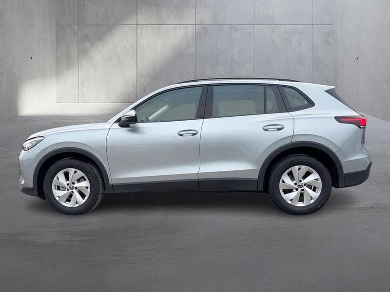 Neu VW Tiguan 131 PS (96 kW) 2026 Silber  metallic SUV