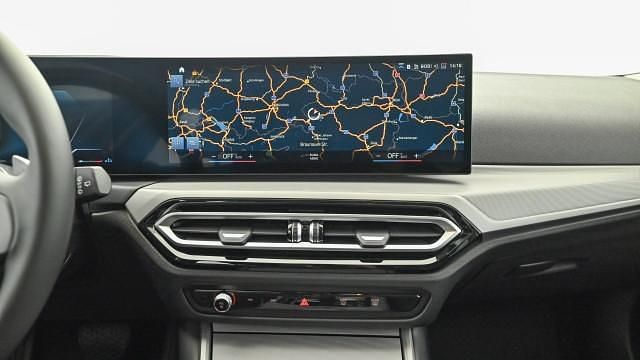 Gebraucht BMW 318 150 PS (110 kW) 2023 Skyscraper grau met. Kombi