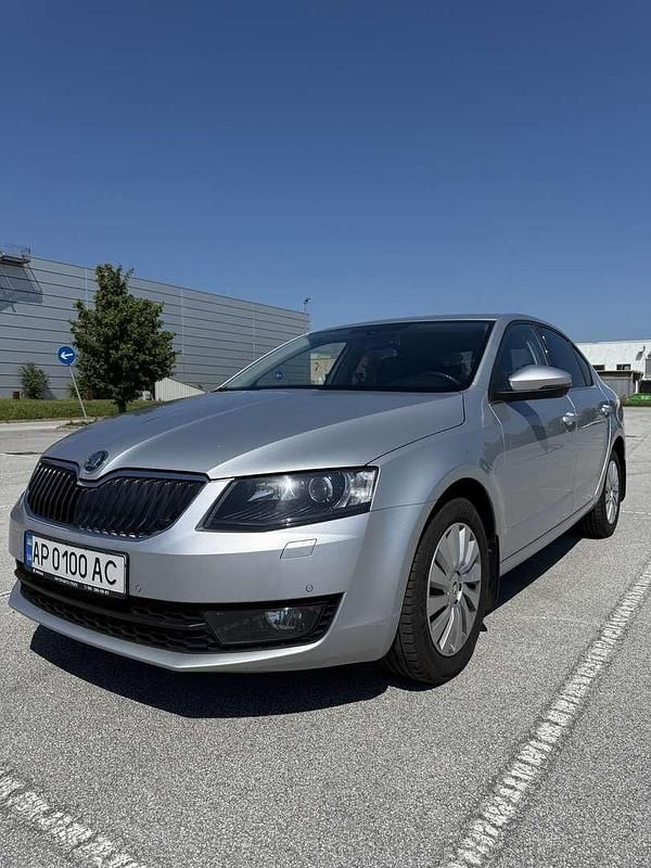 Silber Gebraucht 2014 Skoda Octavia Ambition Limousine | € 11.700 (Fairer Preis) - Bild 1/4