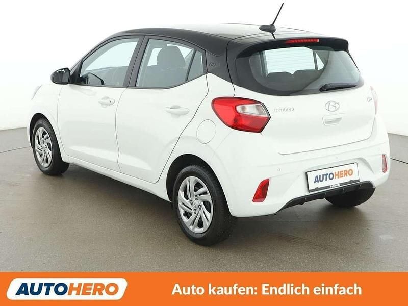 Gebraucht Hyundai i10 67 PS (49 kW) 2021 Weiß Kleinwagen