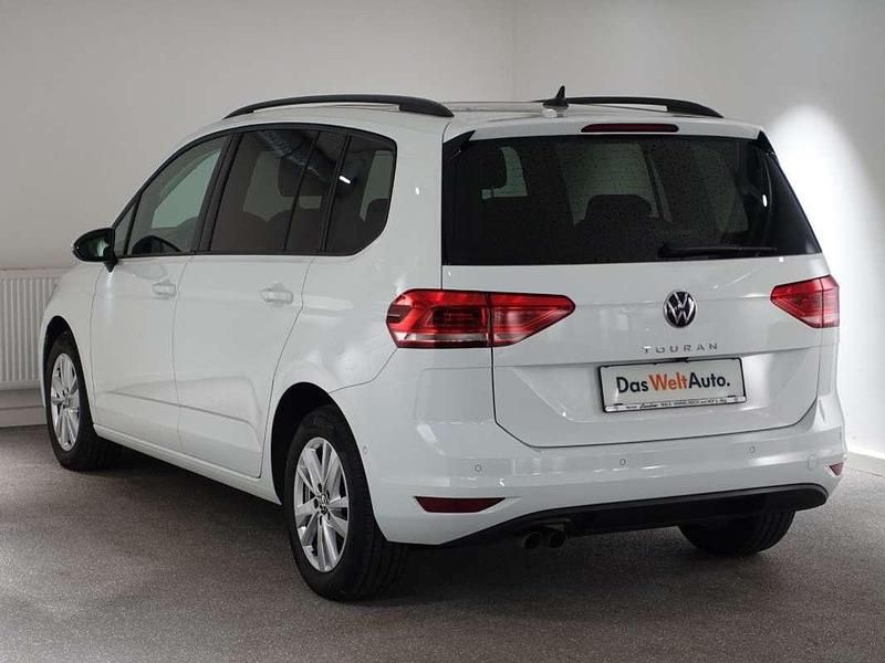 Gebraucht VW Touran Comfortline 150 PS (110 kW) 2022 Weiß Van / Kleinbus