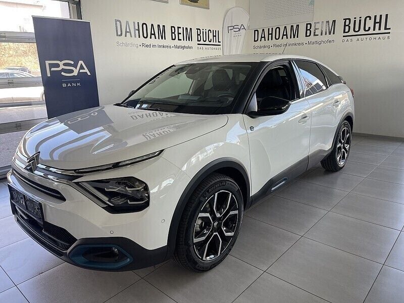 Weiß Gebraucht 2023 Citroën e-C4 Shine Limousine | € 25.990 (Etwas zu teuer) - Bild 1/1