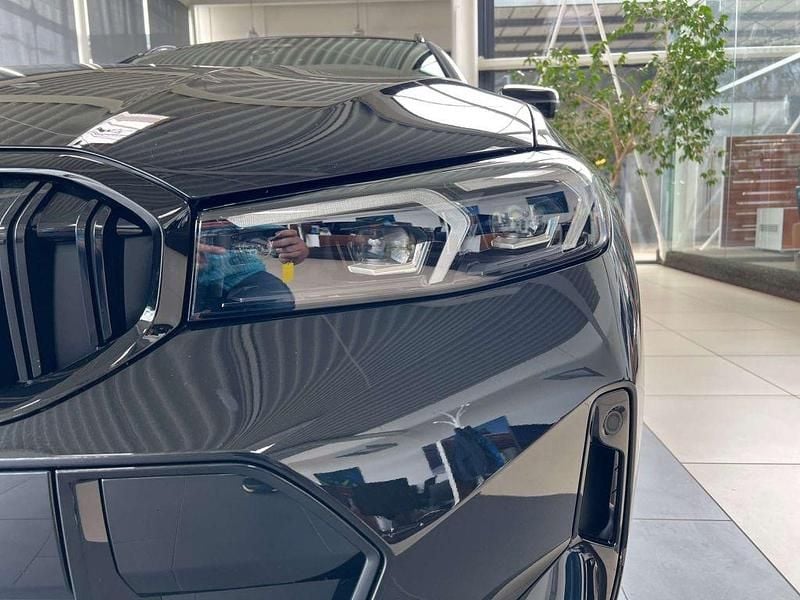 Gebraucht BMW 320 Luxury Line 190 PS (139 kW) 2025 Saphirschwarz metallic Kombi