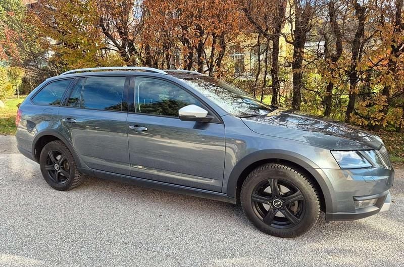 Gebraucht Skoda Octavia Scout 150 PS (110 kW) 2018 Grau Kombi