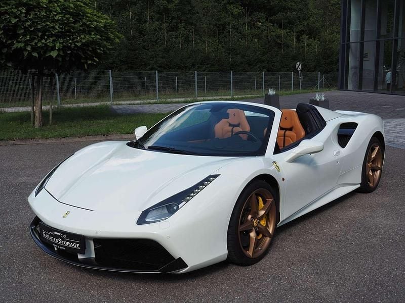 Weiß Gebraucht 2019 Ferrari 488 Cabrio | € 289.900 - Bild 1/4