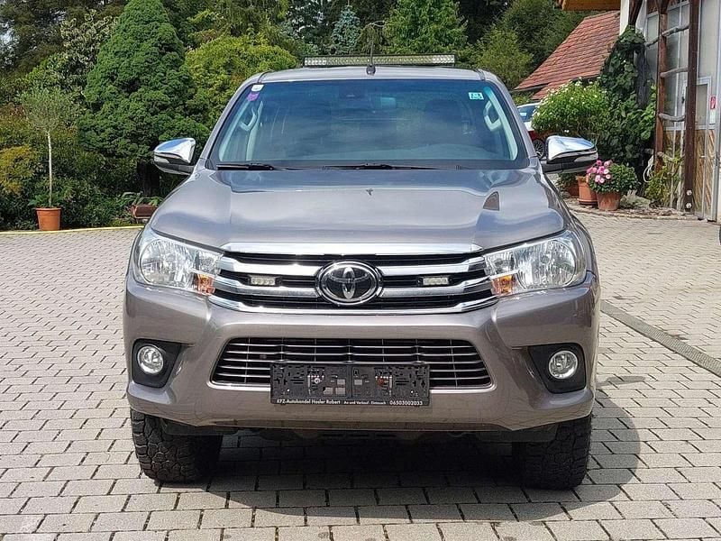 Silber Gebraucht 2017 Toyota HiLux Abholung | € 31.000 (Etwas zu teuer) - Bild 1/4