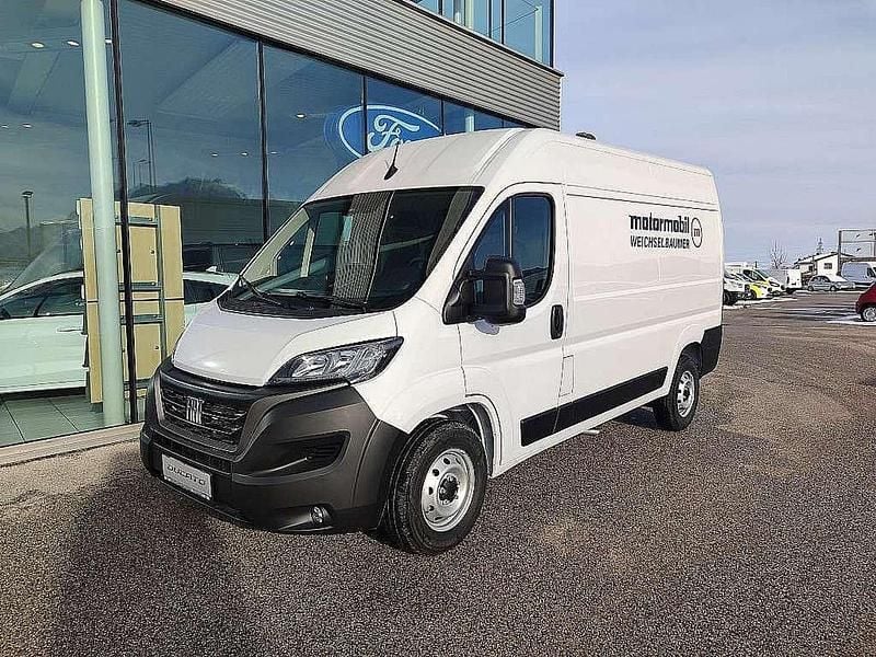Weiß Gebraucht 2023 Fiat Ducato Van | € 35.900 (Teuer) - Bild 1/4