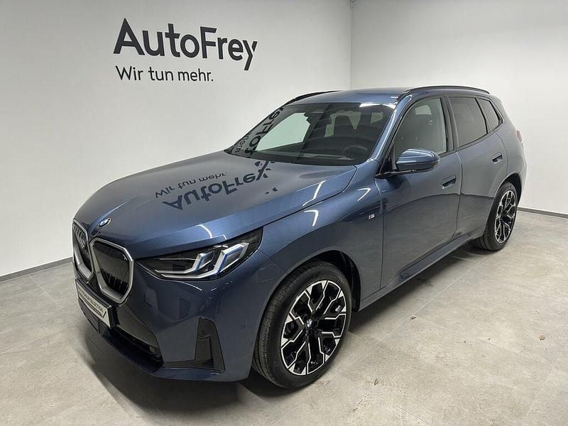 Gebraucht BMW X3 M Sport 197 PS (144 kW) 2025 Arctic race blue SUV