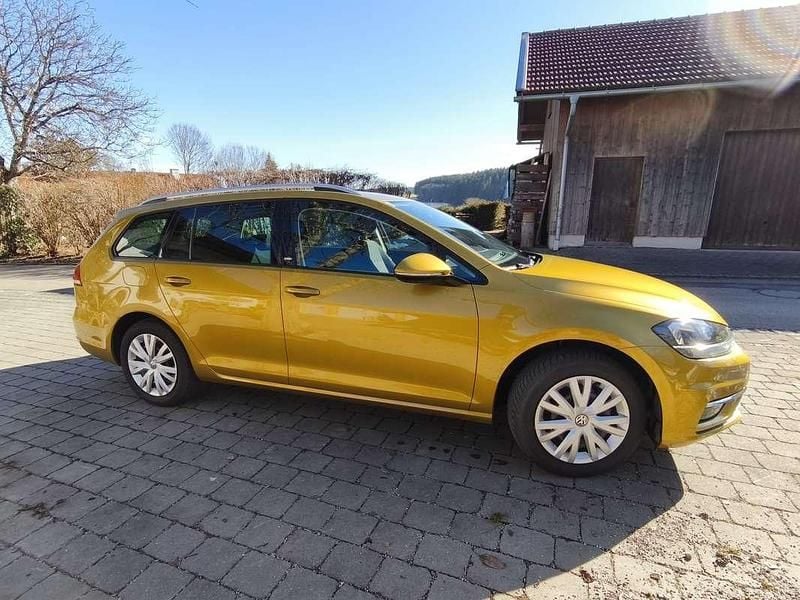 Gebraucht VW Golf VII Comfortline 110 PS (80 kW) 2018 Kombi