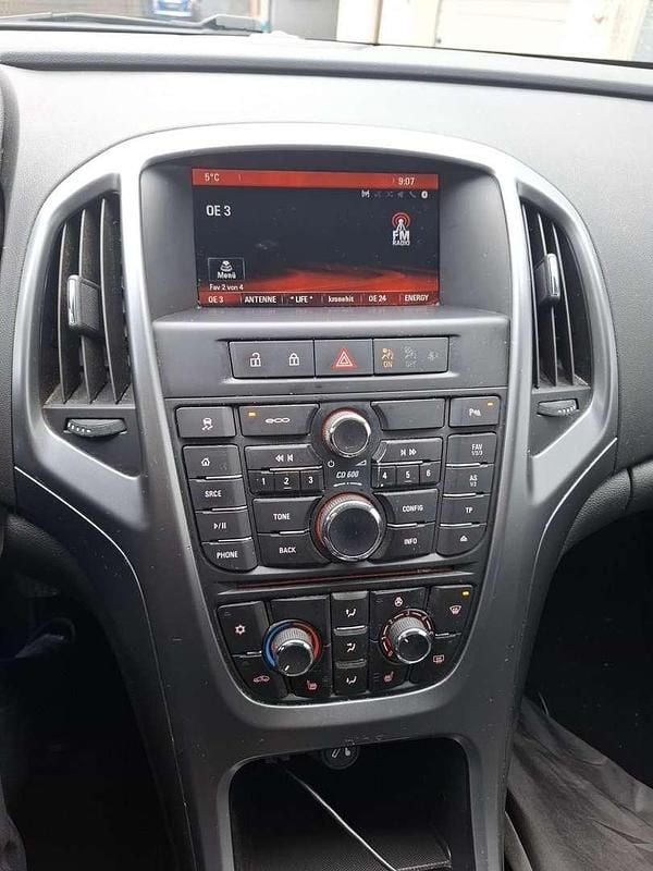 Gebraucht Opel Astra Edition 120 PS (88 kW) 2015 Grau Kombi