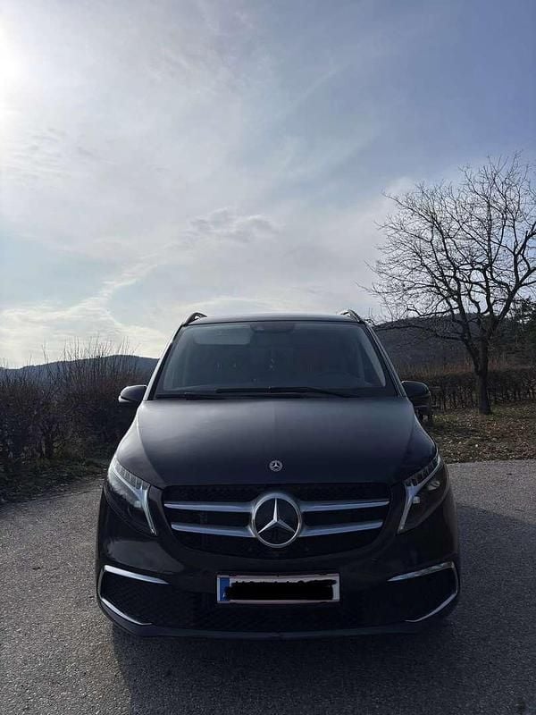 Gebraucht Mercedes V300 Exclusive 237 PS (174 kW) 2023 Schwarz Van / Kleinbus