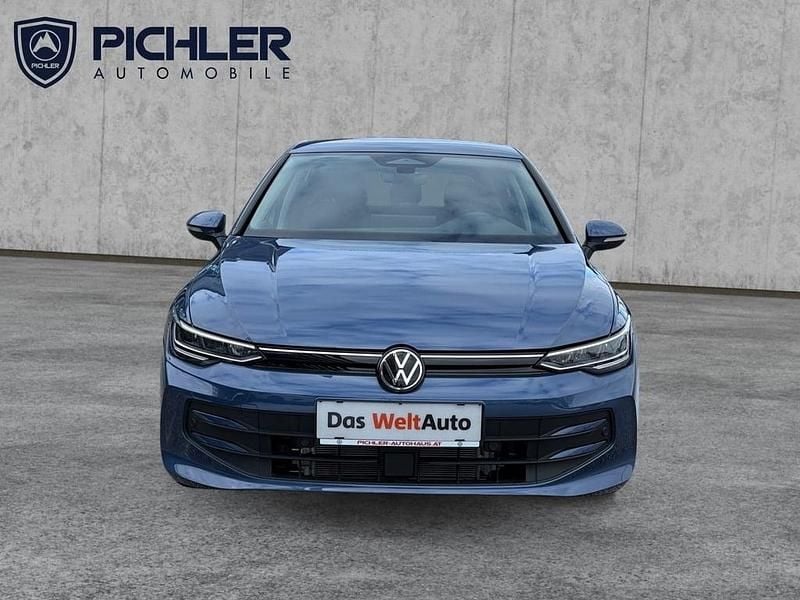 Neu VW Golf VIII 115 PS (84 kW) 2026 Mittelblau  normal