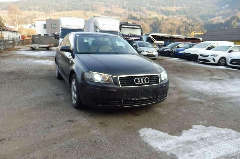Grau Gebraucht 2003 Audi A3 Attraction Limousine | € 999 (Superpreis) - Bild 1/4
