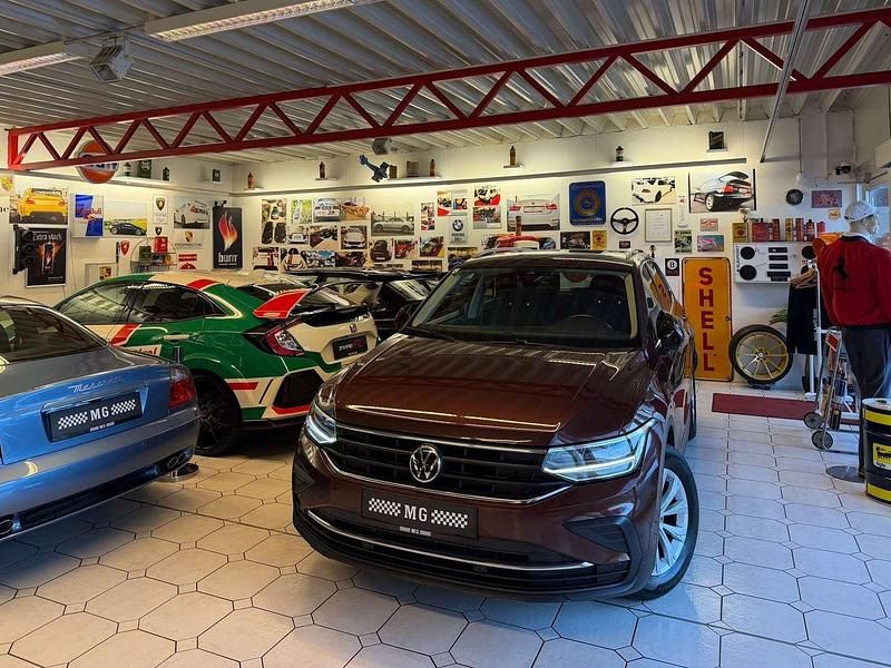 Gebraucht VW Tiguan Life 122 PS (89 kW) 2021 Braun SUV