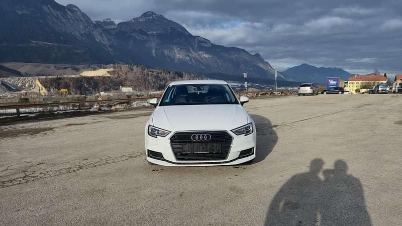 Gebraucht Audi A3 110 PS (80 kW) 2016 Weiß Limousine