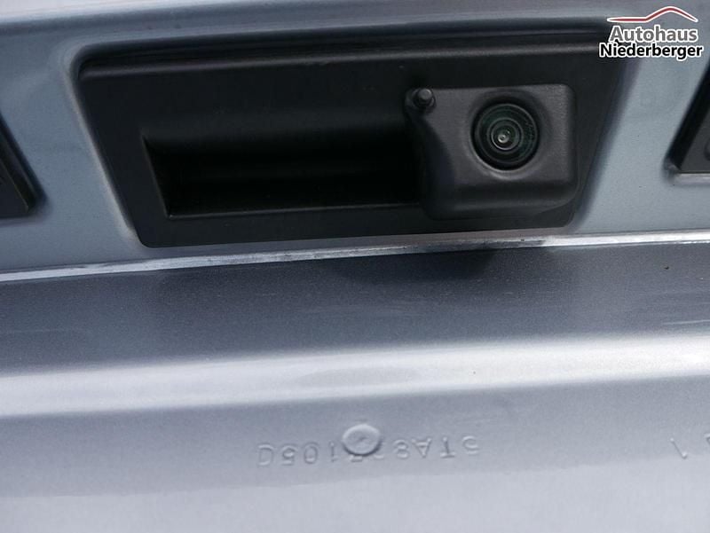 Neu VW Touran Comfortline 150 PS (110 kW) 2025 Van / Kleinbus