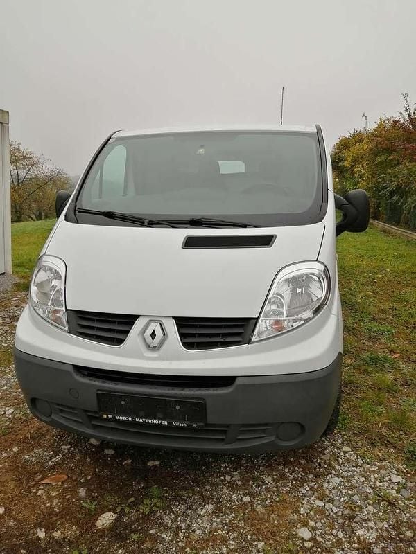 Gebraucht Renault Trafic 114 PS (83 kW) 2014 Weiß Van / Kleinbus