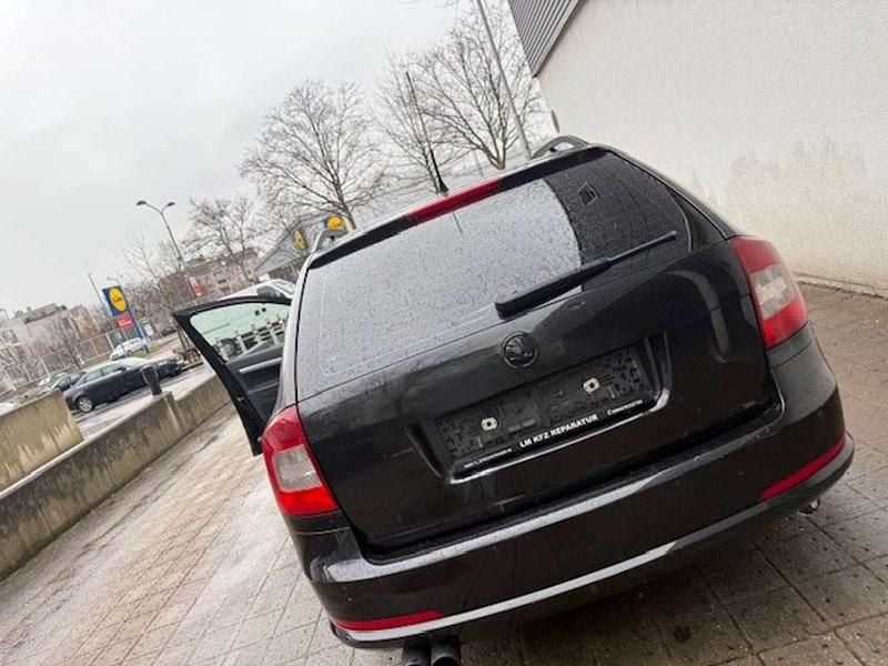 Gebraucht Skoda Octavia RS 200 PS (147 kW) 2010 Grau Kombi