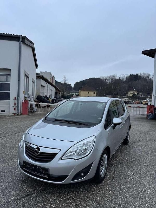 Gebraucht Opel Meriva Edition 75 PS (55 kW) 2010 Van / Kleinbus
