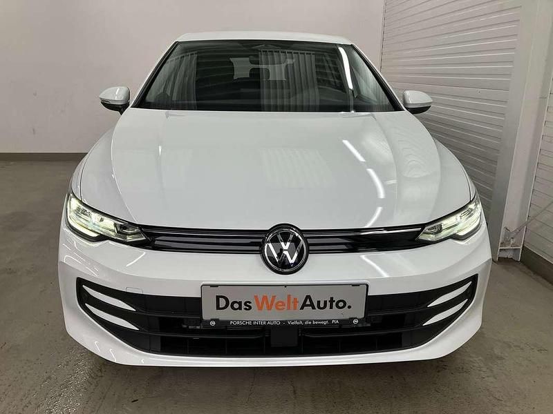 Gebraucht VW Golf VIII 204 PS (150 kW) 2025 Weiß Limousine