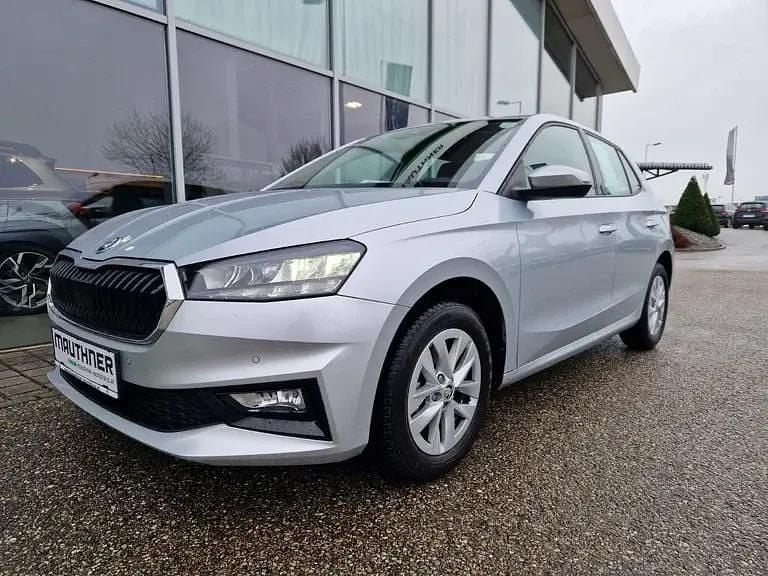 Silber metallic Gebraucht 2024 Skoda Fabia Selection | € 19.490 (Fairer Preis) - Bild 1/4