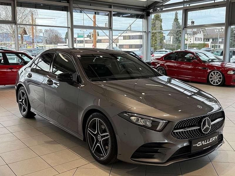 Gebraucht Mercedes A180 AMG line 116 PS (85 kW) 2021 Grau Limousine