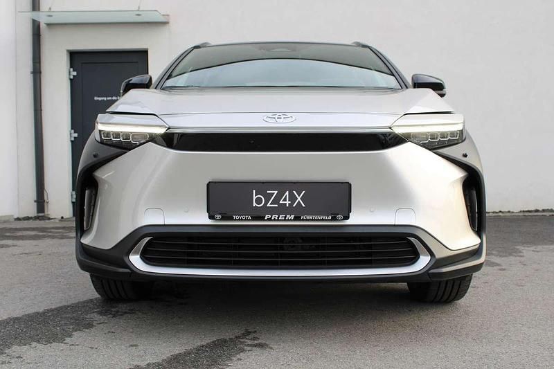 Silber Gebraucht 2023 Toyota bZ4X Style SUV | € 49.980 (Teuer) - Bild 1/4
