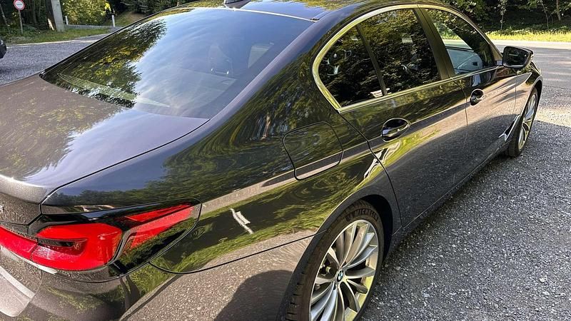 Gebraucht BMW 530 Luxury Line 306 PS (225 kW) 2022 Grau Limousine
