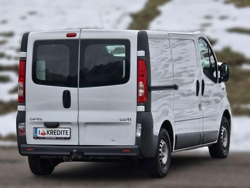 Gebraucht Opel Vivaro 114 PS (83 kW) 2013 Weiß Van / Kleinbus