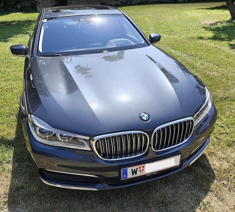 Gebraucht BMW 730L 265 PS (194 kW) 2017 Grau Limousine