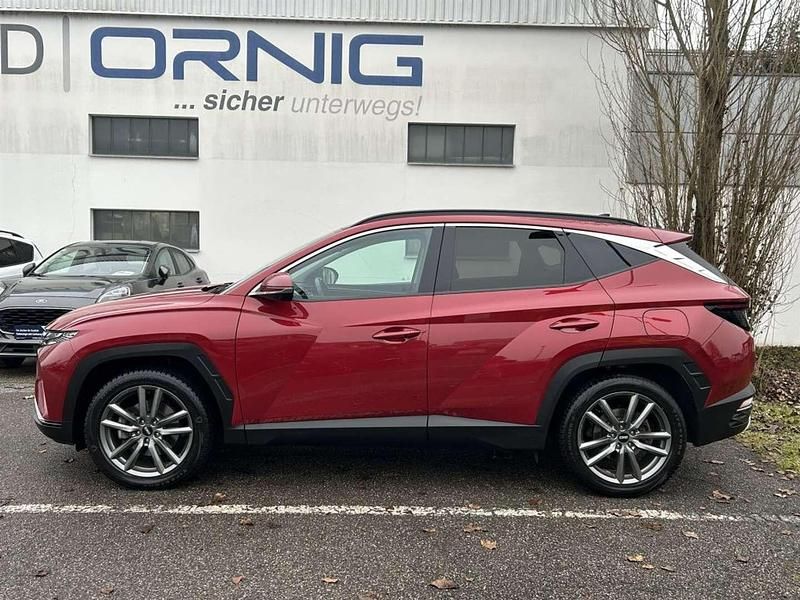 Gebraucht Hyundai Tucson 180 PS (132 kW) 2023 Rot SUV