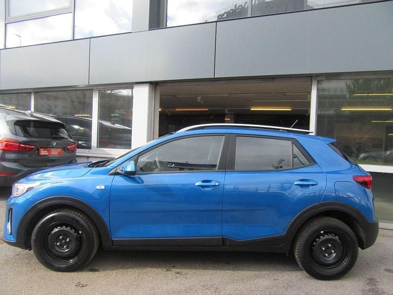 Gebraucht Kia Stonic 101 PS (74 kW) 2024 Bathysblau met. SUV