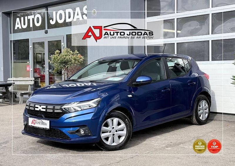 Blau Gebraucht 2023 Dacia Sandero Expression Kleinwagen | € 13.500 (Fairer Preis) - Bild 1/4