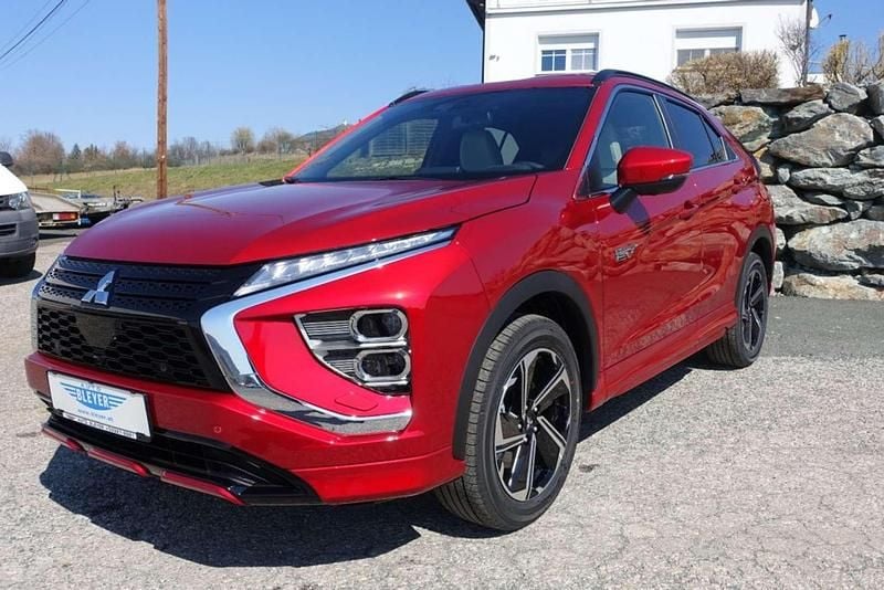 Rot Gebraucht 2023 Mitsubishi Eclipse Cross SUV | € 29.990 (Teuer) - Bild 1/4