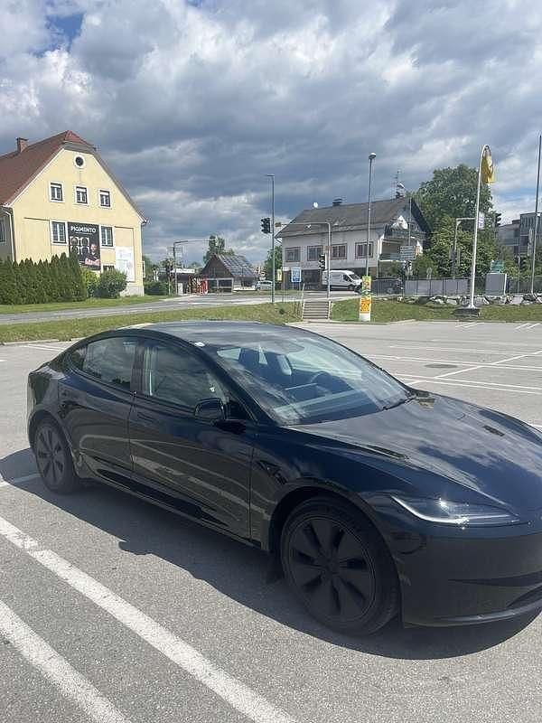 Gebraucht Tesla Model 3 Standard Range 208 kW (283 PS) 2024 Limousine