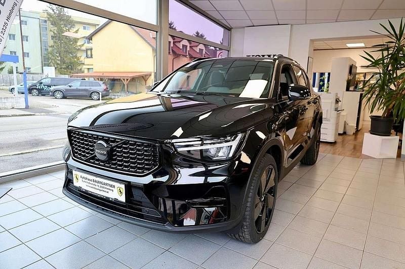 Schwarz Neu 2025 Volvo XC40 Plus SUV | € 41.900 (Etwas zu teuer) - Bild 1/4