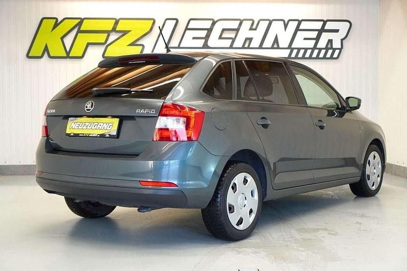 Gebraucht Skoda Rapid 90 PS (66 kW) 2015 Grau Limousine