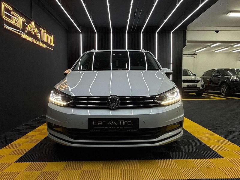 Gebraucht VW Touran Comfortline 116 PS (85 kW) 2017 Weiß Van / Kleinbus