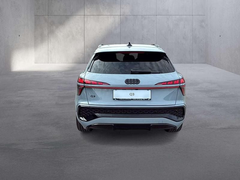 Neu Audi Q3 S-Line 150 PS (110 kW) 2025 Grau SUV