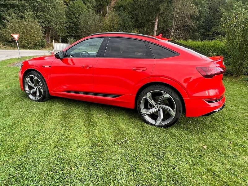 Gebraucht Audi e-tron S-Line 300 kW (408 PS) 2021 Rot SUV