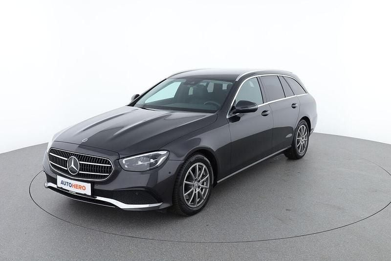 Grau Gebraucht 2022 Mercedes E220 Avantgarde Kombi | € 39.490 (Superpreis) - Bild 1/3