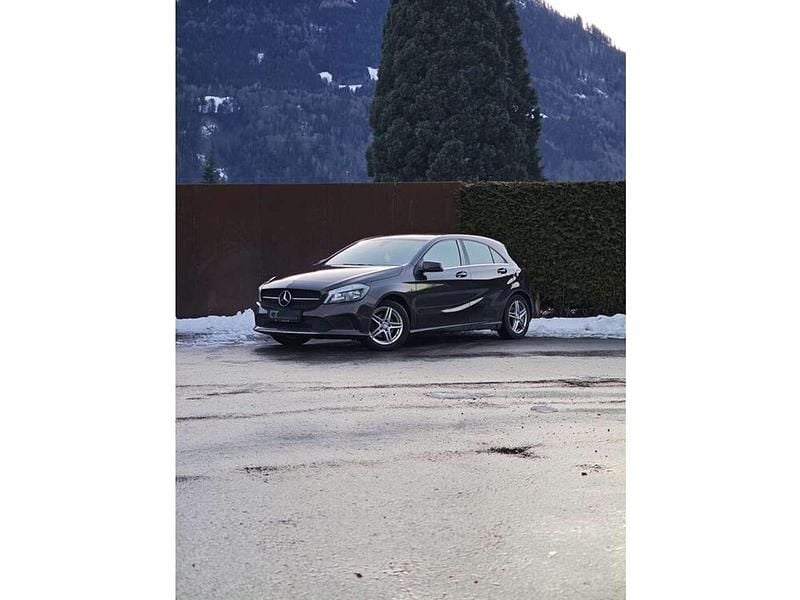 Braun Gebraucht 2016 Mercedes A180 Limousine | € 13.900 (Fairer Preis) - Bild 1/1
