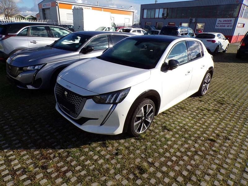 Weiß Gebraucht 2021 Peugeot e-208 GT Kleinwagen | € 14.550 (Guter Preis) - Bild 1/4