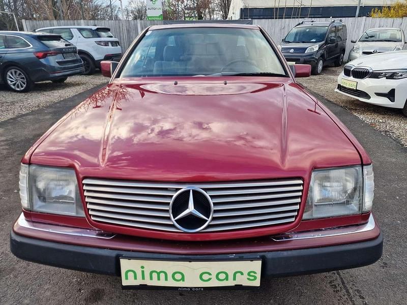 Gebraucht Mercedes 230 132 PS (97 kW) 1990 Rot Coupé
