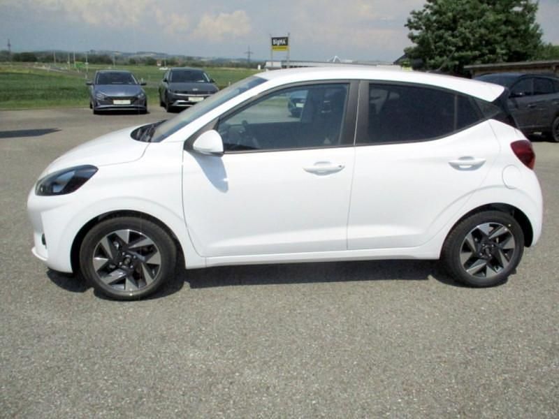 Gebraucht Hyundai i10 GO! 63 PS (46 kW) 2023 Atlas white Kleinwagen
