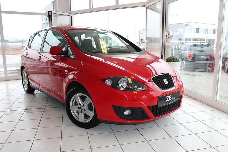 Rot Gebraucht 2013 Seat Altea Copa Van / Kleinbus | € 3.990 (Fairer Preis) - Bild 1/4