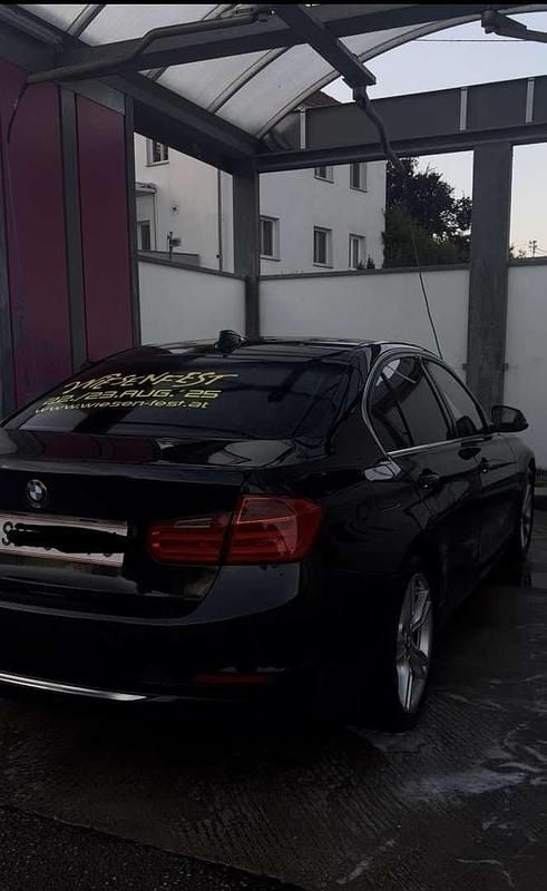 Gebraucht BMW 318 Luxury Line 143 PS (105 kW) 2014 Schwarz Limousine