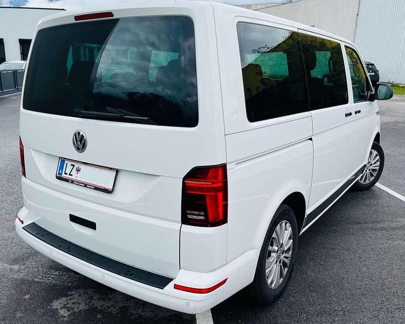 Gebraucht VW Multivan Trendline 150 PS (110 kW) 2021 Weiß Van
