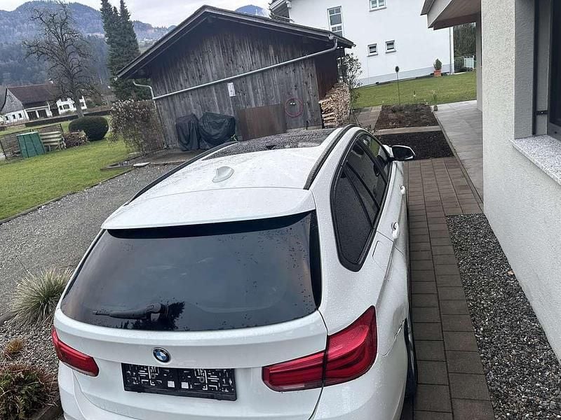 Gebraucht BMW 320 Luxury Line 190 PS (139 kW) 2015 Kombi